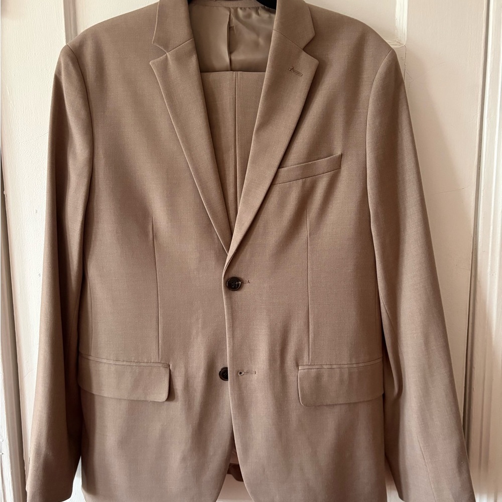 NWOT Men's tan suit